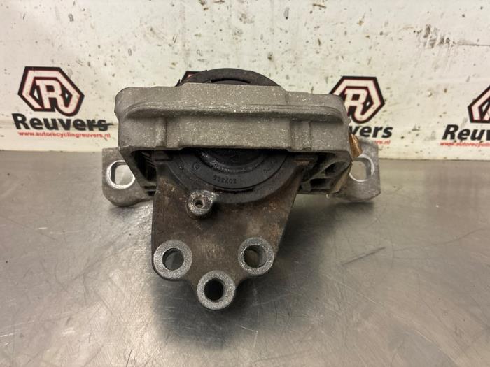 Used Engine mount Ford C-Max (DXA) 1.0 Ti-VCT EcoBoost 12V 125 Price € 25,00 Margin scheme offered by Autorecycling Reuvers B.V.