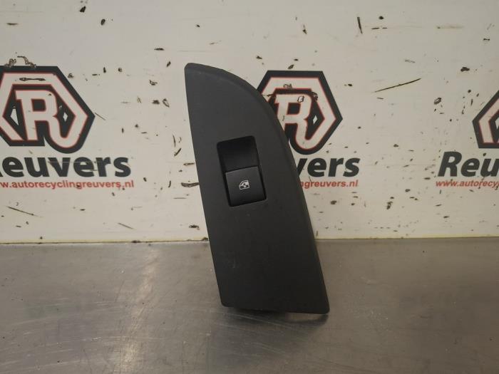 Usados Interruptor de ventanilla eléctrica Chevrolet Volt 1.4 16V Precio € 20,00 Norma de margen ofrecido por Autorecycling Reuvers B.V.