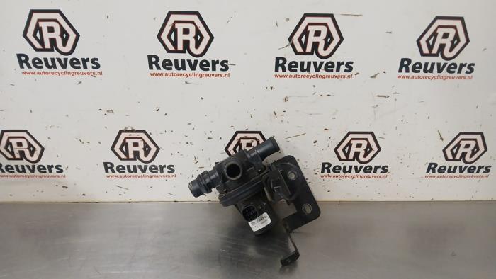 Begagnade Extra vattenpump Chevrolet Volt 1.4 16V Pris € 25,00 Marginaltabell erbjuds av Autorecycling Reuvers B.V.