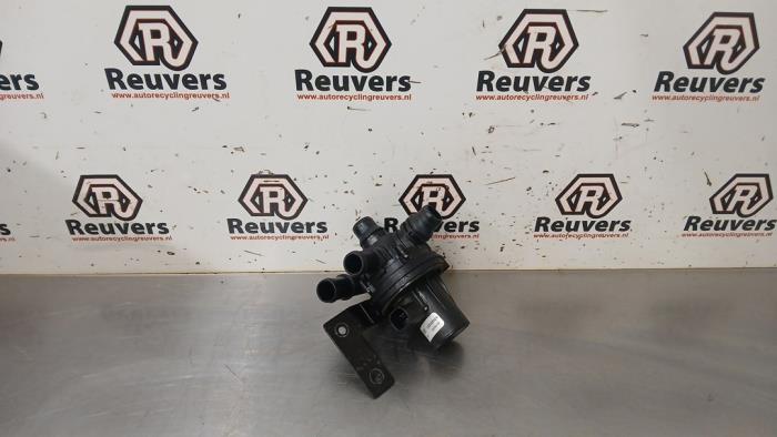 Begagnade Extra vattenpump Chevrolet Volt 1.4 16V Pris € 25,00 Marginaltabell erbjuds av Autorecycling Reuvers B.V.