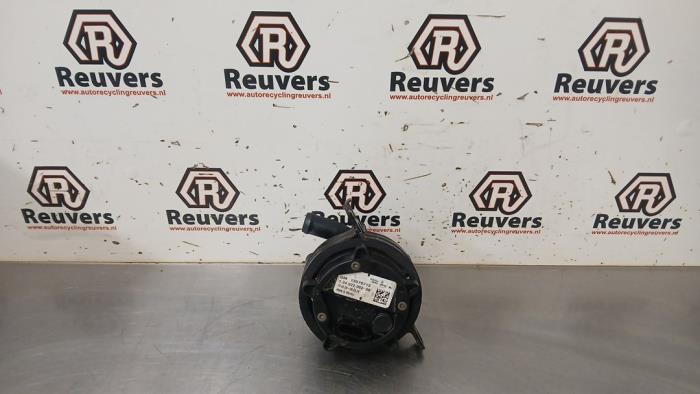 Begagnade Extra vattenpump Chevrolet Volt 1.4 16V Pris € 25,00 Marginaltabell erbjuds av Autorecycling Reuvers B.V.
