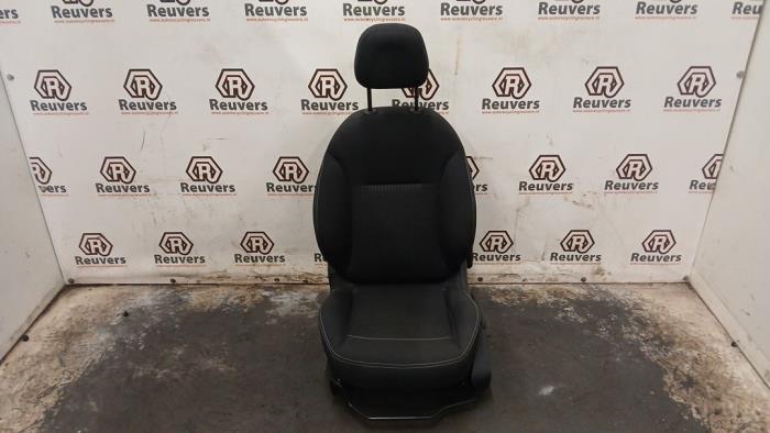 Gebrauchte Sitz links Peugeot 208 I (CA/CC/CK/CL) 1.2 Vti 12V PureTech 82 Preis € 100,00 Margenregelung angeboten von Autorecycling Reuvers B.V.
