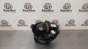 Begagnade Fläktmotor för uppvärmning och ventilation Mercedes CLA (117.3) 1.6 CLA-200 16V Pris € 30,00 Marginaltabell erbjuds av Autorecycling Reuvers B.V.