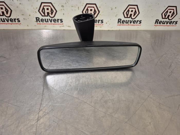 Usados Retrovisor interior Peugeot 208 I (CA/CC/CK/CL) 1.2 Vti 12V PureTech 82 Precio € 15,00 Norma de margen ofrecido por Autorecycling Reuvers B.V.