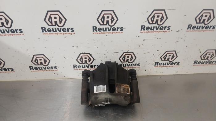 Gebrauchte Bremszange rechts vorne Peugeot 208 I (CA/CC/CK/CL) 1.2 Vti 12V PureTech 82 Preis € 25,00 Margenregelung angeboten von Autorecycling Reuvers B.V.
