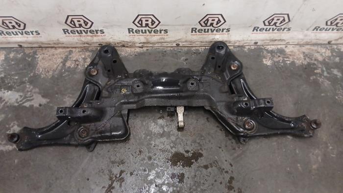 Subframe from a Peugeot 208 I (CA/CC/CK/CL) 1.2 Vti 12V PureTech 82 2016