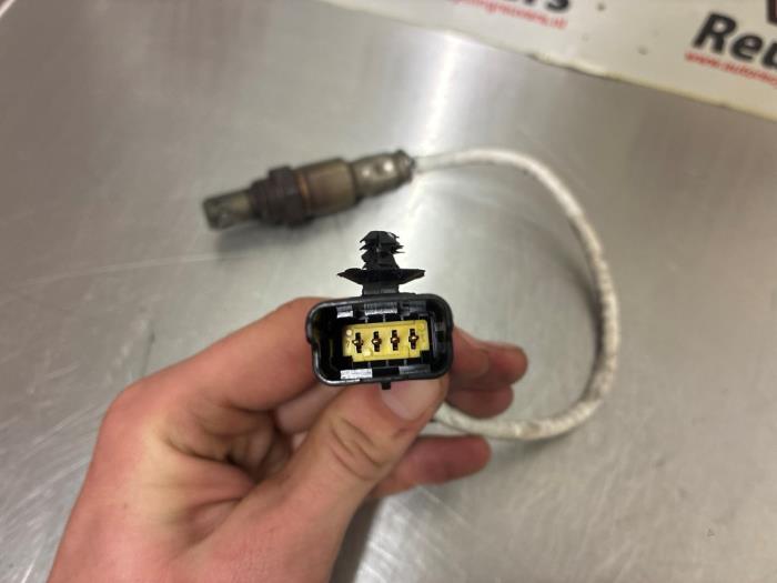 Sonde lambda d'un Peugeot 208 I (CA/CC/CK/CL) 1.2 Vti 12V PureTech 82 2016