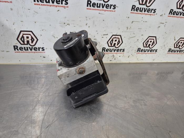 Begagnade ABS-pump Suzuki Swift (ZA/ZC/ZD1/2/3/9) 1.3 VVT 16V Pris € 225,00 Marginaltabell erbjuds av Autorecycling Reuvers B.V.