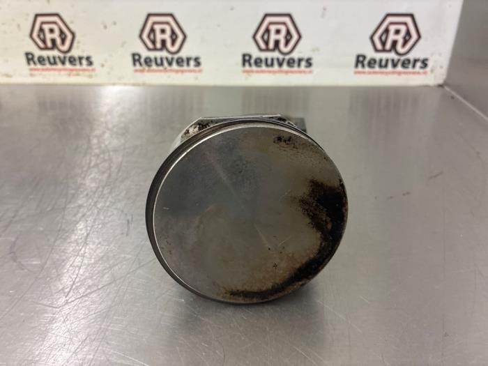 Usados Pistón Jeep Grand Cherokee (WH/WK) 4.7i V8 Precio € 50,00 Norma de margen ofrecido por Autorecycling Reuvers B.V.