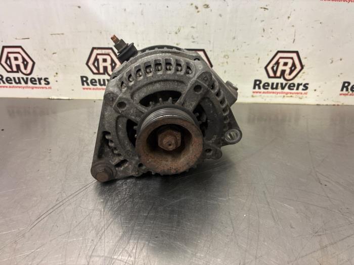 Begagnade Dynamo Jeep Grand Cherokee (WH/WK) 4.7i V8 Pris € 75,00 Marginaltabell erbjuds av Autorecycling Reuvers B.V.