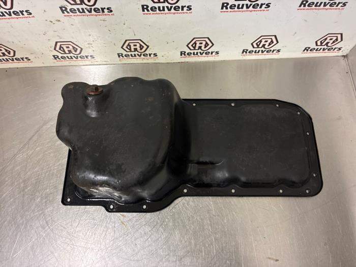 Usagé Couvercle carter Jeep Grand Cherokee (WH/WK) 4.7i V8 Prix € 100,00 Règlement à la marge proposé par Autorecycling Reuvers B.V.