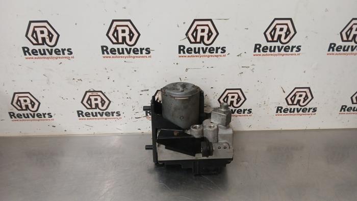 Usagé Pompe ABS BMW 5 serie (E39) 535i 32V Prix € 50,00 Règlement à la marge proposé par Autorecycling Reuvers B.V.