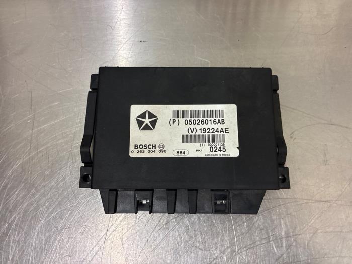 Begagnade PDC-modul Jeep Grand Cherokee (WH/WK) 4.7i V8 Pris € 50,00 Marginaltabell erbjuds av Autorecycling Reuvers B.V.