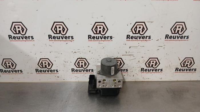 Begagnade ABS-pump Mini Mini (R56) 1.6 16V Cooper Pris € 100,00 Marginaltabell erbjuds av Autorecycling Reuvers B.V.