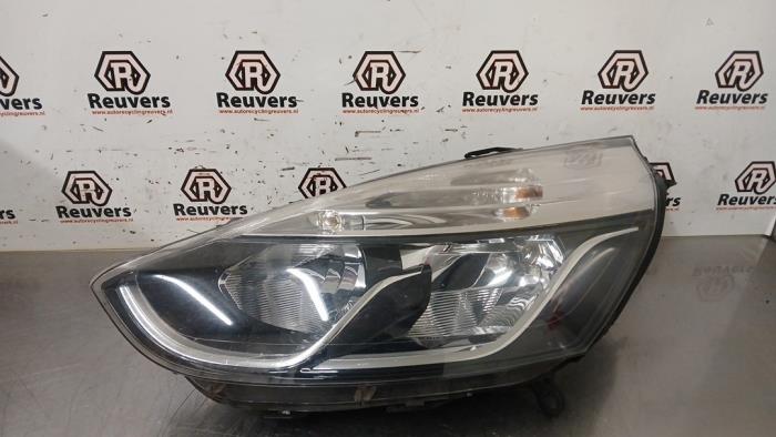 Używane Reflektor lewy Renault Clio IV Estate/Grandtour (7R) 1.5 Energy dCi 90 FAP Cena € 175,00 Procedura marży oferowane przez Autorecycling Reuvers B.V.
