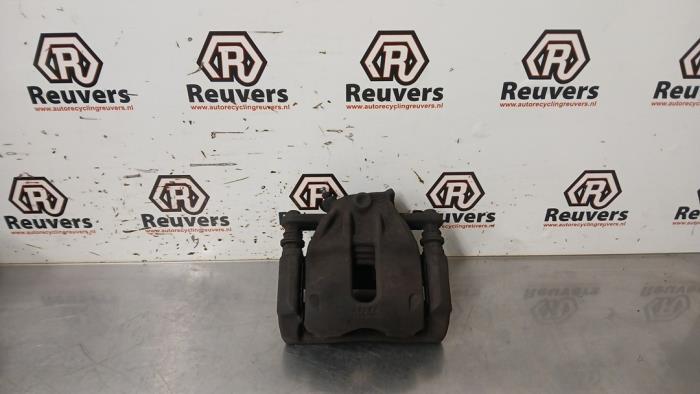Gebrauchte Bremszange rechts vorne Renault Clio IV Estate/Grandtour (7R) 1.5 Energy dCi 90 FAP Preis € 25,00 Margenregelung angeboten von Autorecycling Reuvers B.V.