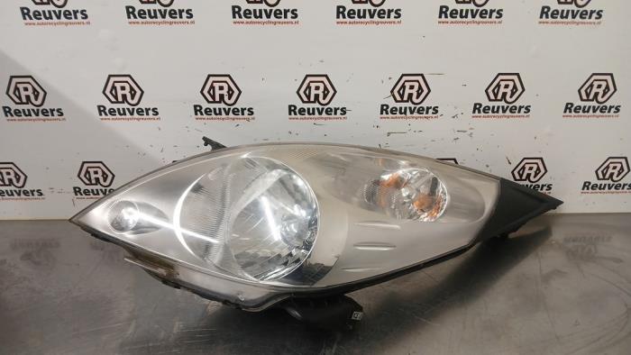 Używane Reflektor lewy Chevrolet Spark (M300) 1.0 16V Bifuel Cena € 50,00 Procedura marży oferowane przez Autorecycling Reuvers B.V.