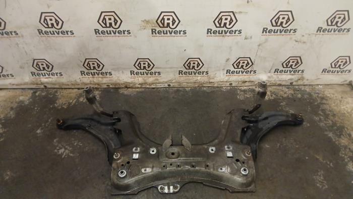 Gebrauchte Unterrahmen Renault Clio IV Estate/Grandtour (7R) 1.5 Energy dCi 90 FAP Preis € 50,00 Margenregelung angeboten von Autorecycling Reuvers B.V.