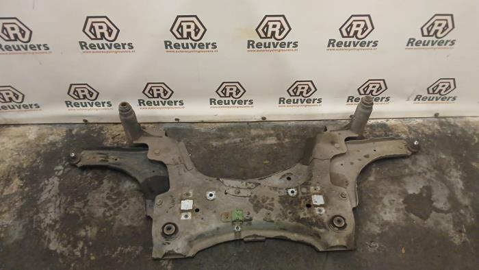 Usados Subchasis Renault Megane III Grandtour (KZ) 1.5 dCi 110 Precio € 50,00 Norma de margen ofrecido por Autorecycling Reuvers B.V.