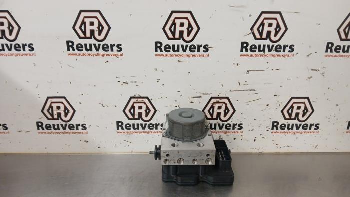 Begagnade ABS-pump Renault Clio IV (5R) 0.9 Energy TCE 90 12V Pris € 150,00 Marginaltabell erbjuds av Autorecycling Reuvers B.V.
