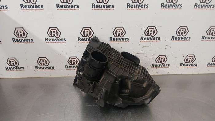 Begagnade Luftfilterhus Renault Captur I (2R) 1.5 Energy dCi 90 FAP Pris € 30,00 Marginaltabell erbjuds av Autorecycling Reuvers B.V.