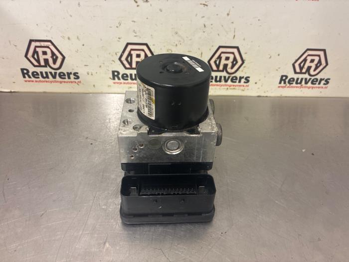 Begagnade ABS-pump Mazda 3 Sport (BL14/BLA4/BLB4) 1.6i MZR 16V Pris € 150,00 Marginaltabell erbjuds av Autorecycling Reuvers B.V.