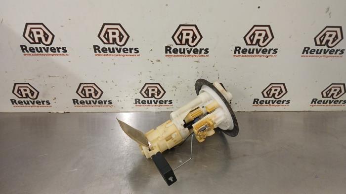 Usagé Pompe à carburant Daihatsu Materia 1.3 16V Prix € 40,00 Règlement à la marge proposé par Autorecycling Reuvers B.V.