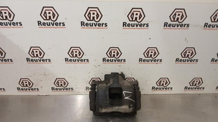 Gebrauchte Bremszange links vorne Dodge Journey 2.7 V6 R/T 24V FFV Preis € 50,00 Margenregelung angeboten von Autorecycling Reuvers B.V.