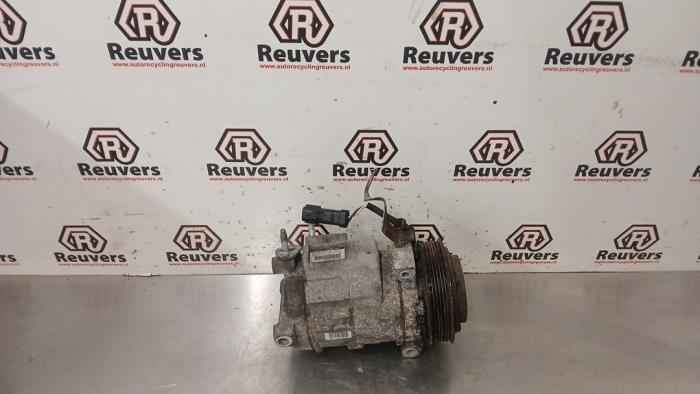Usagé Pompe clim Dodge Journey 2.7 V6 R/T 24V FFV Prix € 175,00 Règlement à la marge proposé par Autorecycling Reuvers B.V.