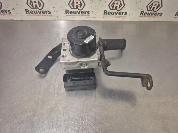Usagé Pompe ABS Daihatsu Materia 1.3 16V Prix € 125,00 Règlement à la marge proposé par Autorecycling Reuvers B.V.