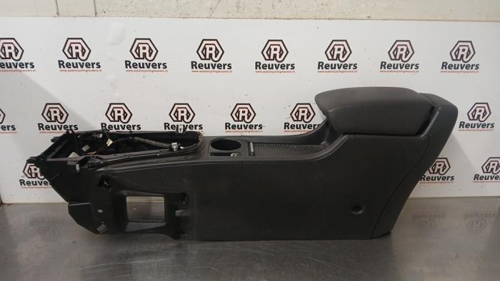 Gebrauchte Mittelkonsole Opel Astra J Sports Tourer (PD8/PE8/PF8) 1.4 Turbo 16V Preis € 35,00 Margenregelung angeboten von Autorecycling Reuvers B.V.