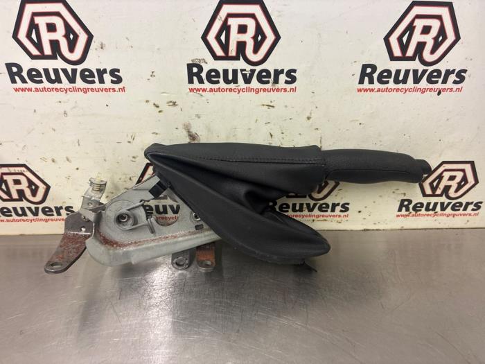 Gebrauchte Handbremsgriff BMW 5 serie (E39) 523i 24V Preis € 25,00 Margenregelung angeboten von Autorecycling Reuvers B.V.