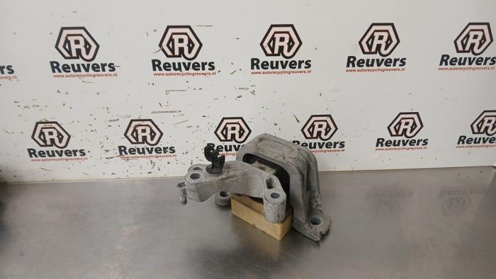 Gebrauchte Motorlager Renault Megane III Grandtour (KZ) 1.2 16V TCE 115 Preis € 25,00 Margenregelung angeboten von Autorecycling Reuvers B.V.