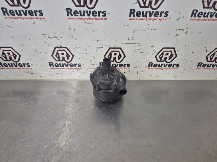 Begagnade Extra vattenpump Renault Zoé (AG) 46kW Pris € 35,00 Marginaltabell erbjuds av Autorecycling Reuvers B.V.