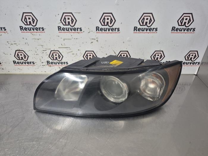Używane Reflektor lewy Volvo S40 (MS) 1.8 16V Cena € 60,00 Procedura marży oferowane przez Autorecycling Reuvers B.V.