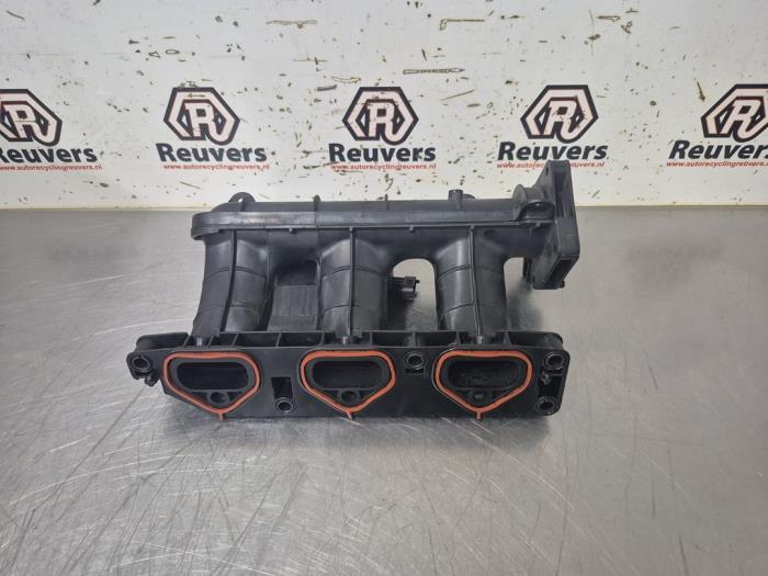 Używane Kolektor dolotowy Renault Clio IV (5R) 0.9 Energy TCE 90 12V Cena € 50,00 Procedura marży oferowane przez Autorecycling Reuvers B.V.