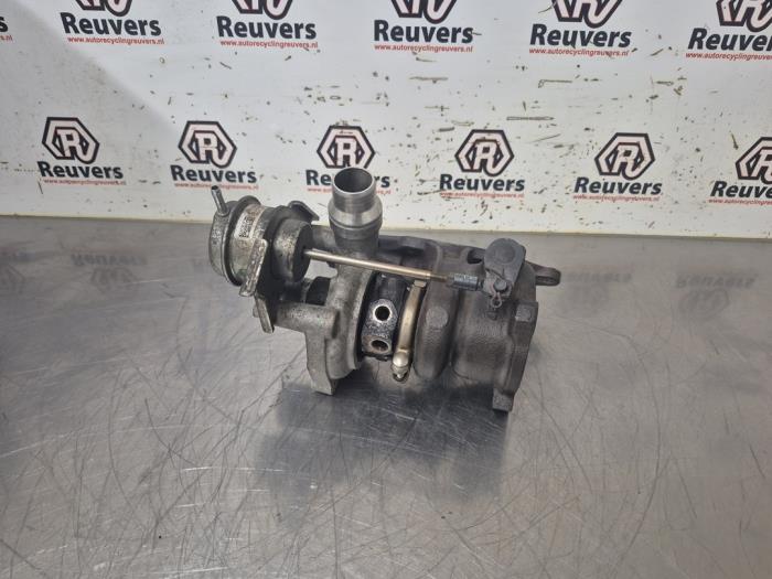 Gebrauchte Turbo Renault Clio IV (5R) 0.9 Energy TCE 90 12V Preis € 100,00 Margenregelung angeboten von Autorecycling Reuvers B.V.