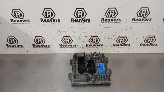 Used Engine management computer Opel Astra K Sports Tourer 1.6 CDTI 110 16V Price € 250,00 Margin scheme offered by Autorecycling Reuvers B.V.