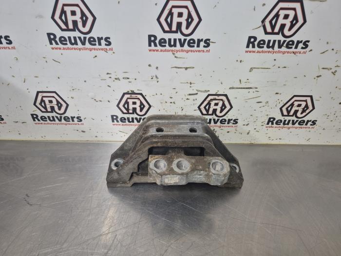 Usagé Support moteur Chevrolet HHR 2.4 16V Prix € 25,00 Règlement à la marge proposé par Autorecycling Reuvers B.V.