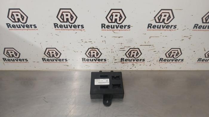 Used Computer, miscellaneous Renault Twingo III (AH) 1.0 SCe 70 12V Price € 75,00 Margin scheme offered by Autorecycling Reuvers B.V.