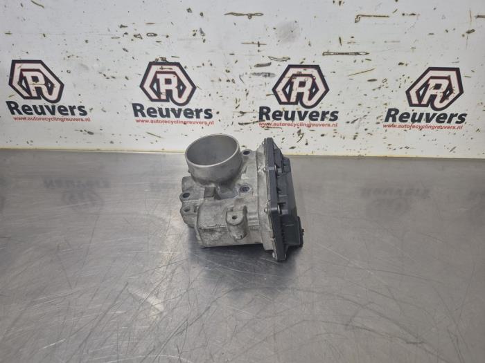 Usagé Boitier papillon Renault Clio III (BR/CR) 1.2 16V 75 Prix € 50,00 Règlement à la marge proposé par Autorecycling Reuvers B.V.