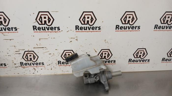Used Master cylinder Renault Twingo III (AH) 1.0 SCe 70 12V Price € 25,00 Margin scheme offered by Autorecycling Reuvers B.V.