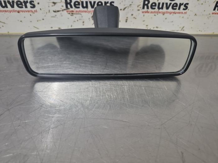 Usados Retrovisor interior Peugeot 208 I (CA/CC/CK/CL) 1.2 Vti 12V PureTech 82 Precio € 15,00 Norma de margen ofrecido por Autorecycling Reuvers B.V.
