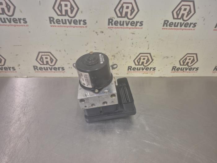 Usagé Bloc ABS BMW 3 serie (E90) 320i 16V Prix € 100,00 Règlement à la marge proposé par Autorecycling Reuvers B.V.
