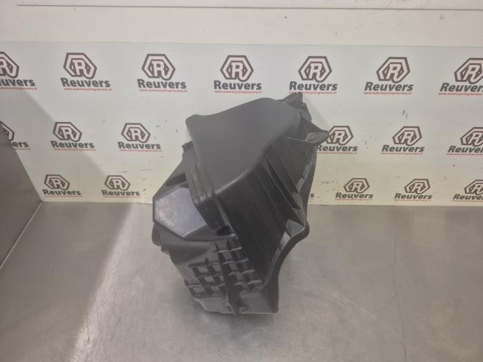 Begagnade Luftfilterhus BMW 3 serie (E90) 320i 16V Pris € 40,00 Marginaltabell erbjuds av Autorecycling Reuvers B.V.