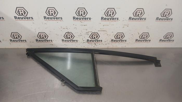 Usados Ventanilla triangular izquierda delante Jeep Cherokee (XJ) 4.0 i Precio € 35,00 Norma de margen ofrecido por Autorecycling Reuvers B.V.