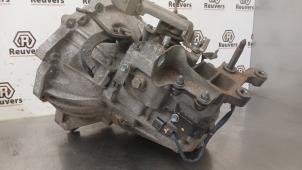 Getriebe van een Mitsubishi Space Star (A0) 1.0 12V 2013