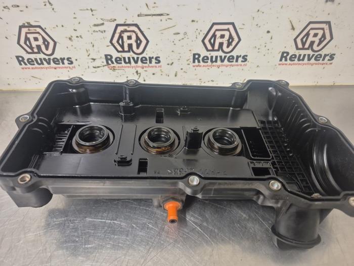 Ventildeckel van een Mitsubishi Space Star (A0) 1.0 12V 2013