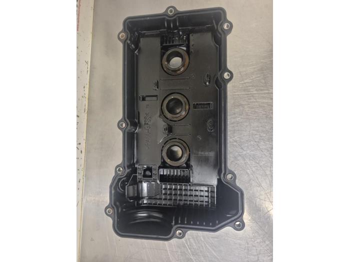 Ventildeckel van een Mitsubishi Space Star (A0) 1.0 12V 2013