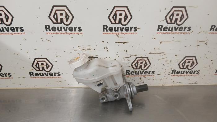 Used Master cylinder Mitsubishi Space Star (A0) 1.0 12V Price € 20,00 Margin scheme offered by Autorecycling Reuvers B.V.